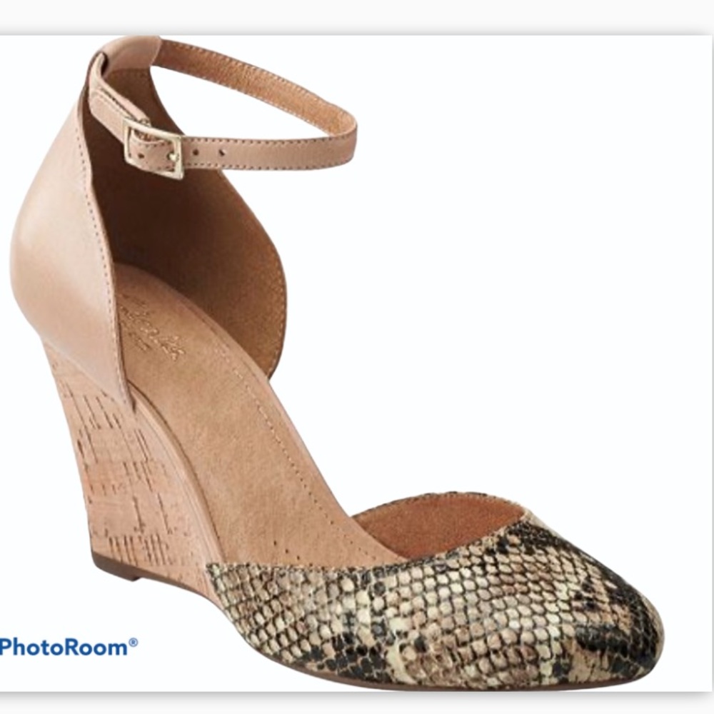 CLARKS Purity Hyline Wedges. Size 10.